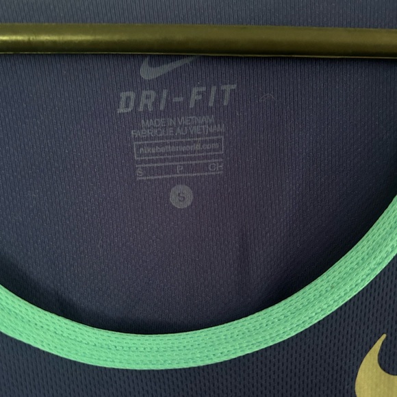 Nike running singlet - Picture 2 of 3